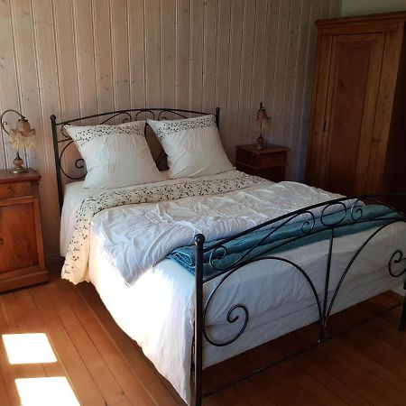 Le Jardin Des Gouttes Bed & Breakfast Rougegoutte Exterior photo